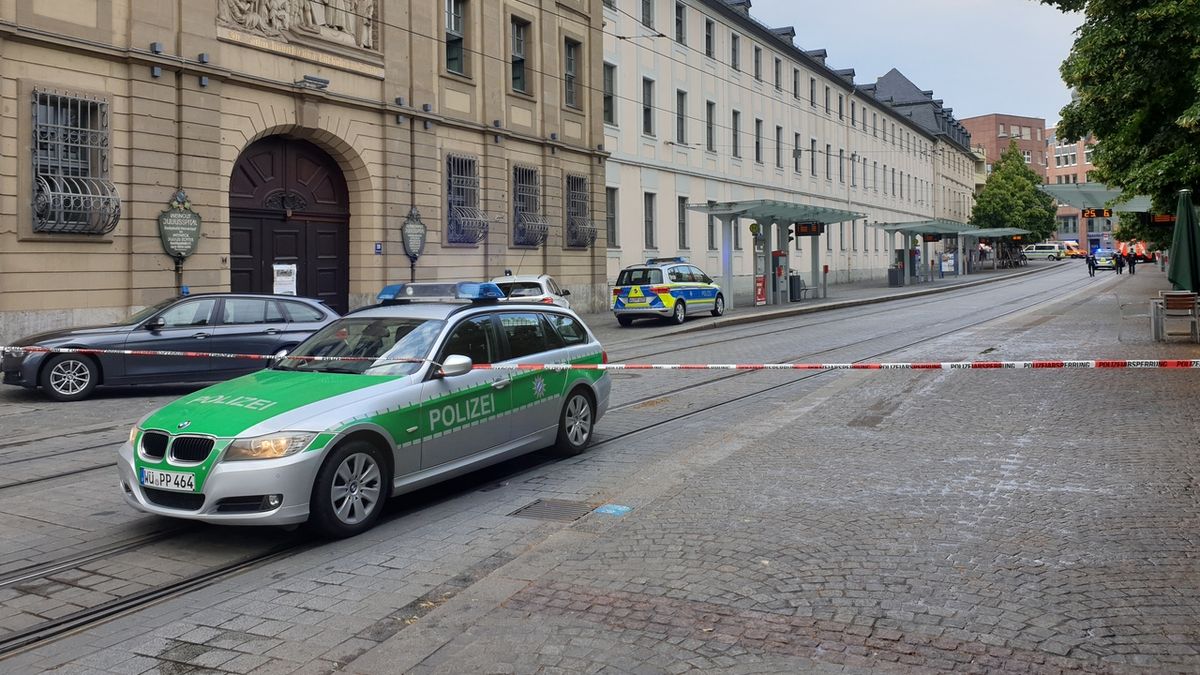 Útočník v Německu ubodal tři lidi, šest zranil
